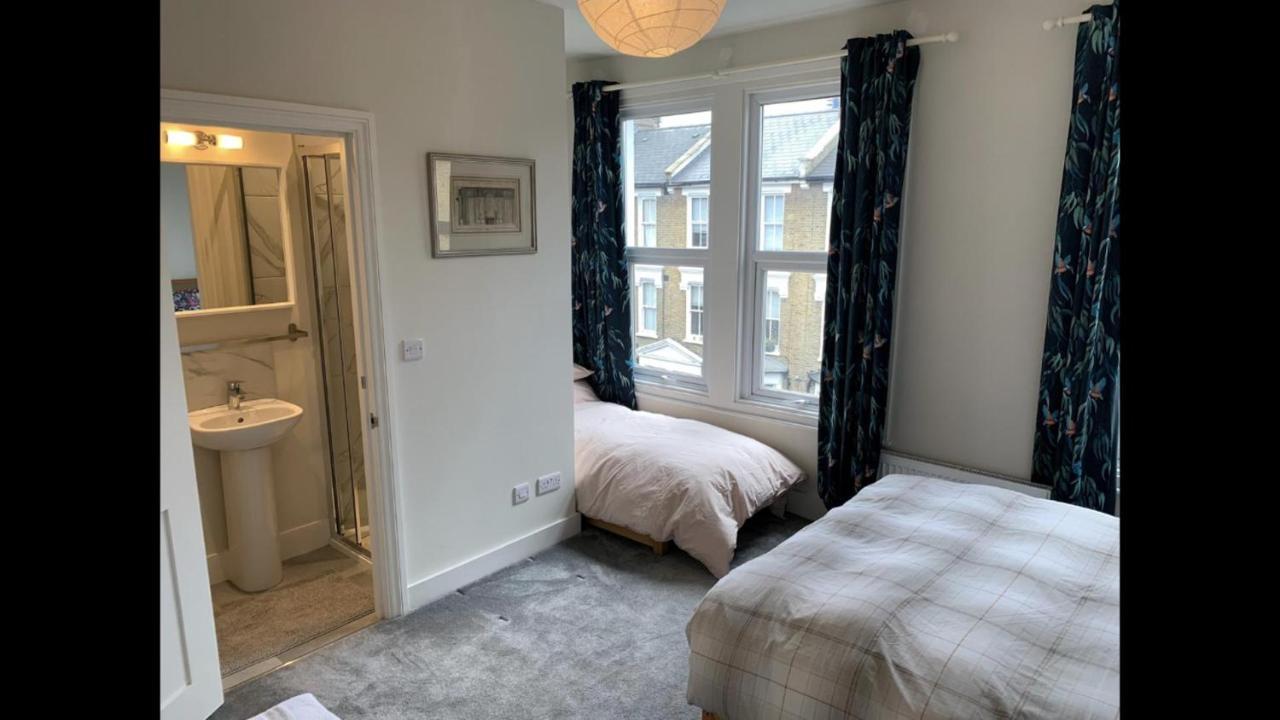 The Dimmer 2 Bedroom Apartment London Exterior photo